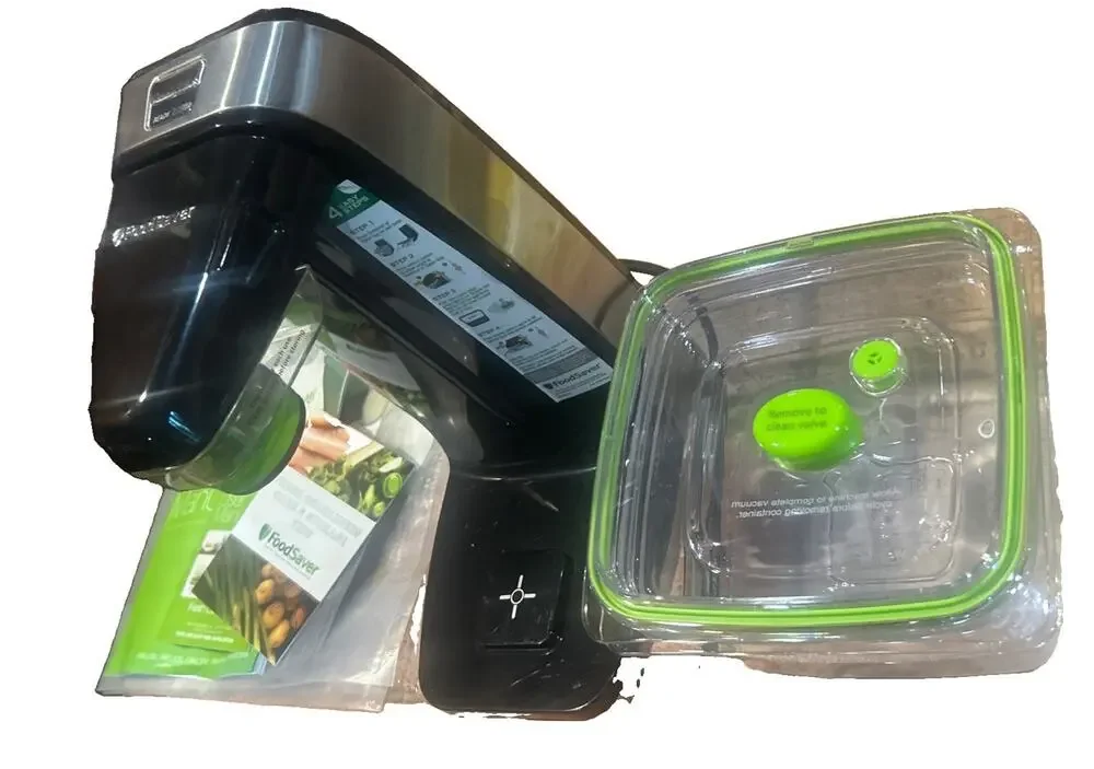 FoodSaver Fresh Food Preservation System With 1 Bowls & a Few Bags FM1100